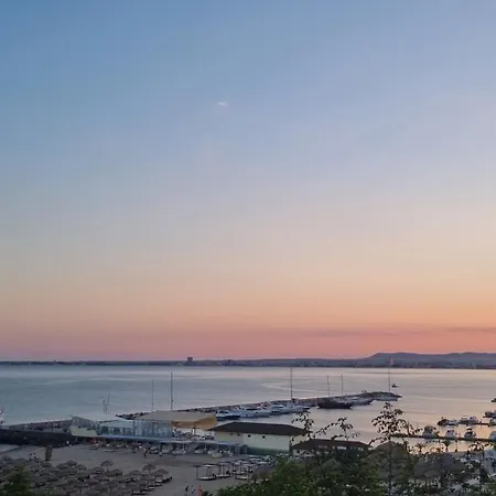 דירה Morski Far Lighthouse-bastet Bs סבטי ולאס